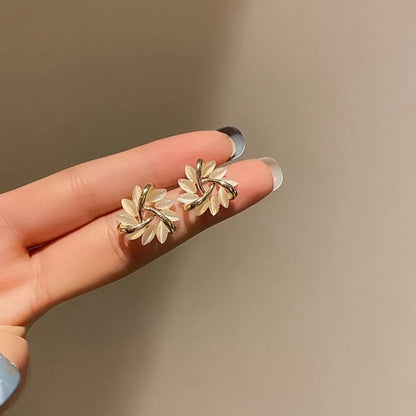 Oorknopjes - Sakuryn - Kersenbloesem Ontwerp - Fijn Goudkleurig Sieraad