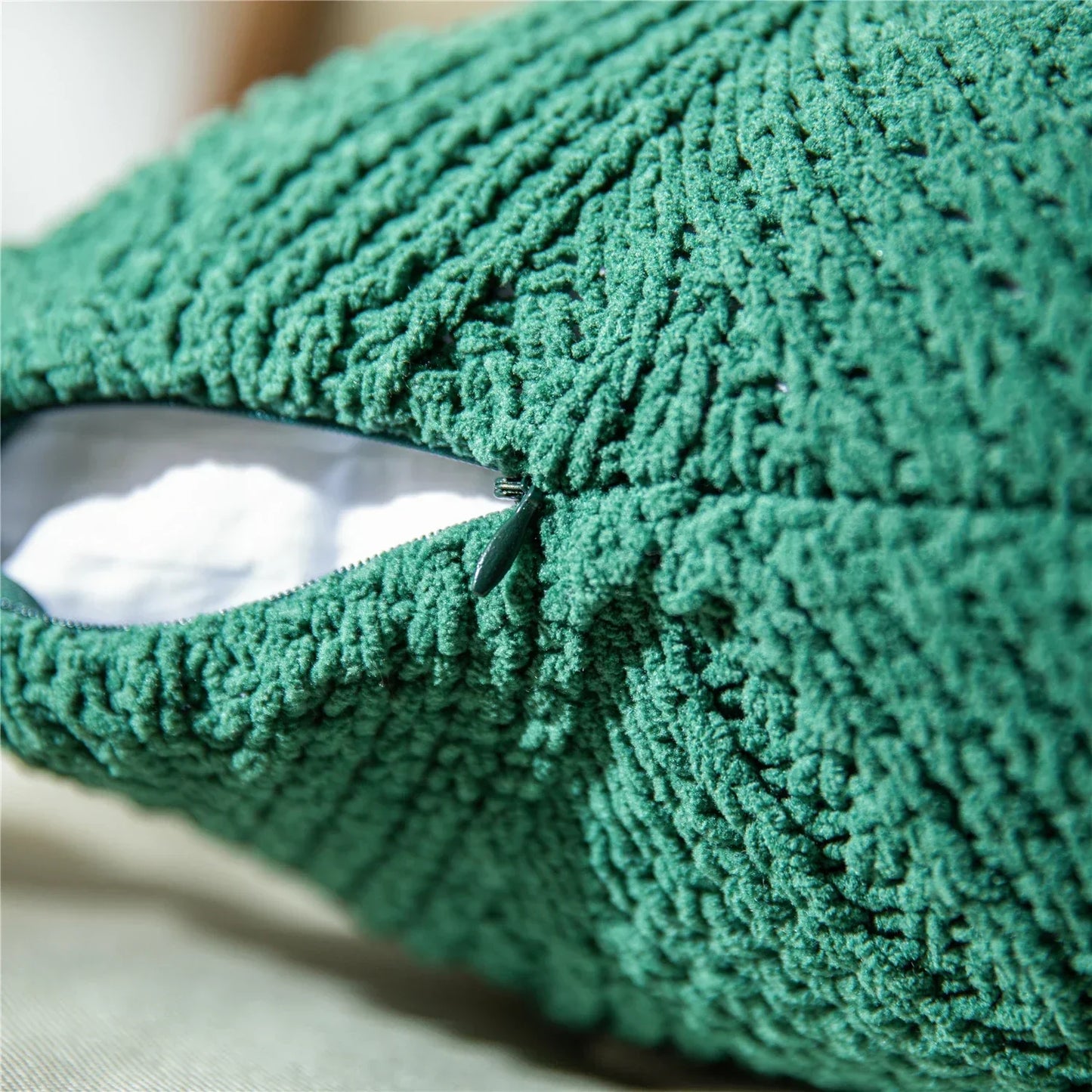 Kussenhoes - PlushSoft - Chenille Stof - Nordic Pompons