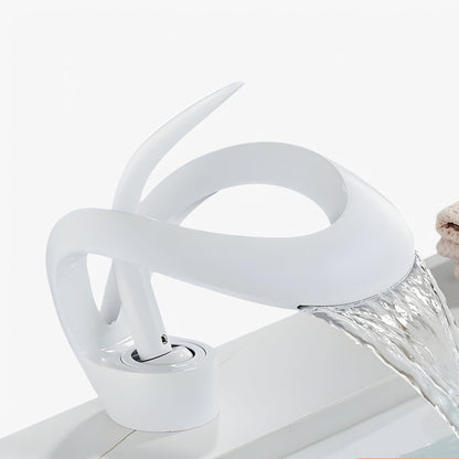 Waterval Kraan - AquaFlow - Stijlvol Ontwerp - Soepele Stroming