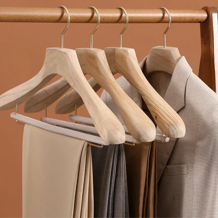 Kledinghangers - WoodEase - Premium Kamferhout - Brede Schouders