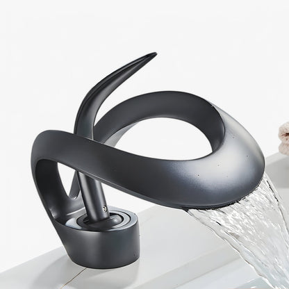 Waterval Kraan - AquaFlow - Stijlvol Ontwerp - Soepele Stroming