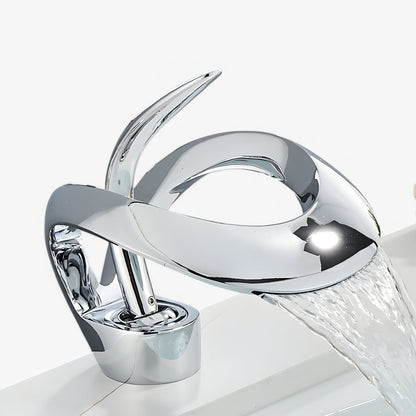 Waterval Kraan - AquaFlow - Stijlvol Ontwerp - Soepele Stroming